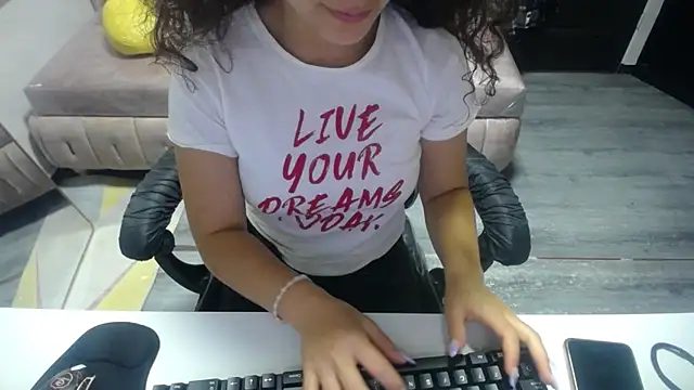 Velvet Moon V online show from October 18, 1:12 pm