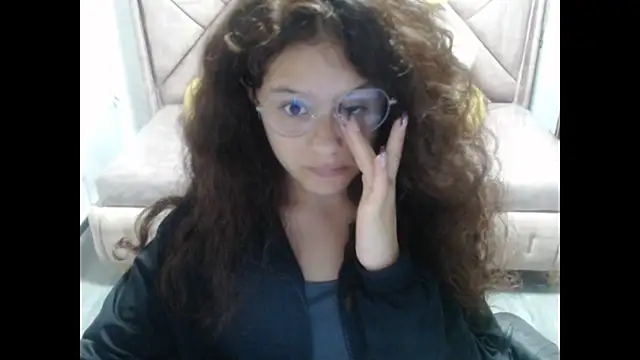 Velvet Moon V online show from October 28, 1:25 pm