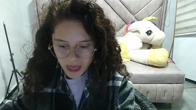 Velvet Moon V online show from November 14, 1:10 pm