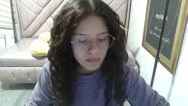 Velvet Moon V online show from November 25, 1:11 pm