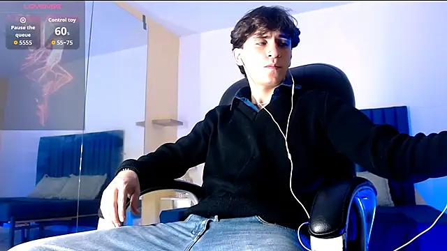 RoberthAlv online show from February 20, 1:44 pm