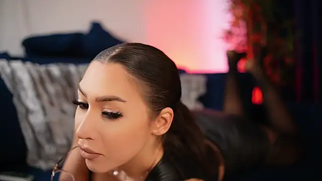 Snapshot of _ChloeLee_ chatting on December 2, 7:25 am ChloeLee online show from December 2, 7:25 am