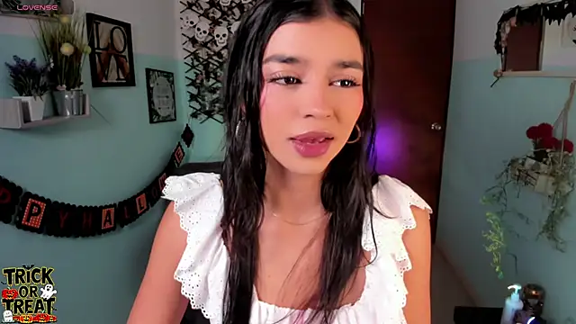 Snapshot of Elsa_Pataky chatting on October 28, 2:20 pm Elsa Pataky online show from October 28, 2:20 pm