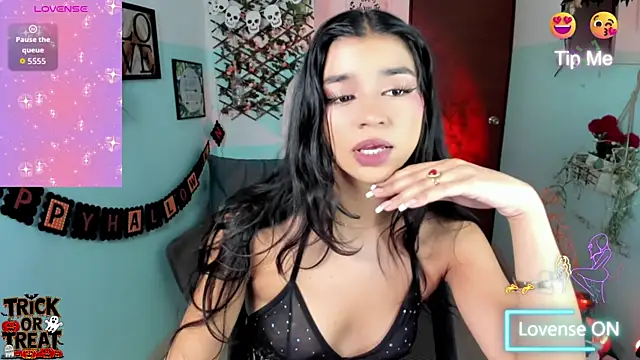 Snapshot of Elsa_Pataky chatting on October 31, 2:18 pm Elsa Pataky online show from October 31, 2:18 pm