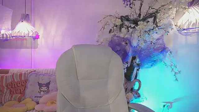 Snapshot of JadeSummerr chatting on October 22, 11:43 am JadeSummerr online show from October 22, 11:43 am