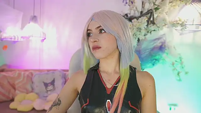 Snapshot of JadeSummerr chatting on November 1, 11:45 am JadeSummerr online show from November 1, 11:45 am