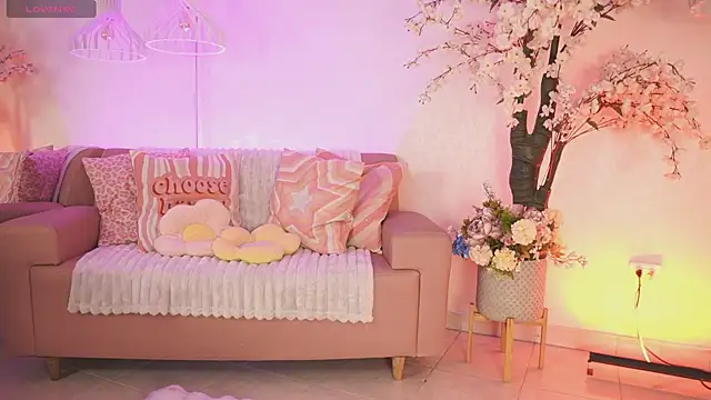 Snapshot of JadeSummerr chatting on November 14, 11:42 am JadeSummerr online show from November 14, 11:42 am