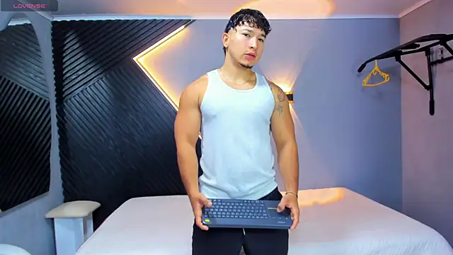 Horny nick18 online show from April 23, 11:31 am