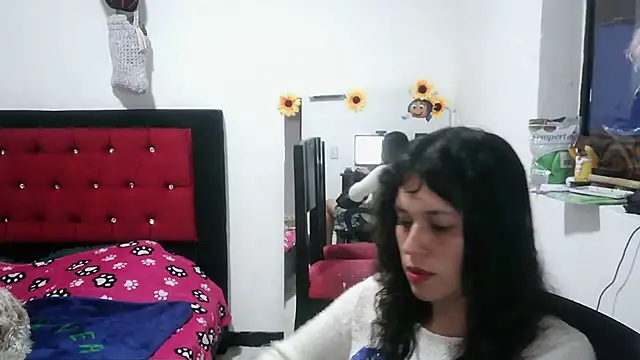 Snapshot of MiaRobertz_ chatting on March 5, 8:49 pm MiaRobertz online show from March 5, 8:49 pm