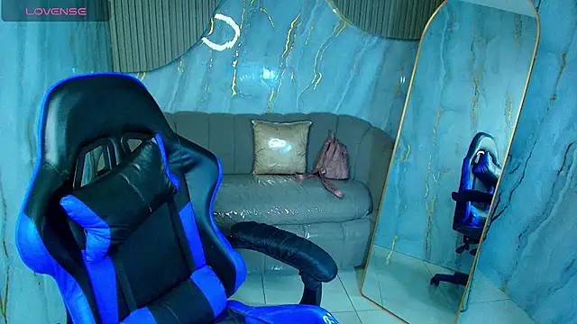 valentina r  online show from December 20, 3:13 am