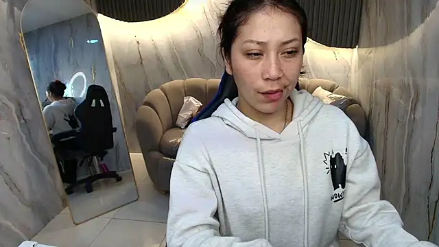 valentina r  online show from April 29, 8:37 pm