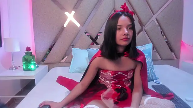 Snapshot of BelhaLawuo chatting on October 17, 8:44 pm BelhaLawuo online show from October 17, 8:44 pm