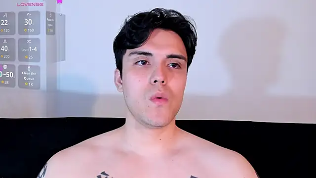 Snapshot of jasonxd9898 chatting on November 4, 1:05 am jasonxd9898 online show from November 4, 1:05 am