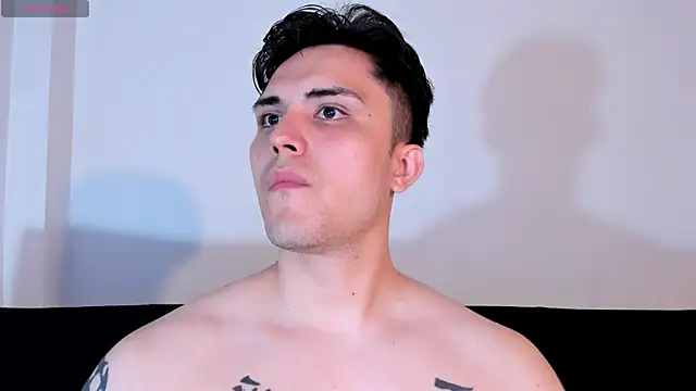 Snapshot of jasonxd9898 chatting on November 11, 1:27 am jasonxd9898 online show from November 11, 1:27 am