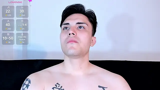 Snapshot of jasonxd9898 chatting on November 15, 1:36 am jasonxd9898 online show from November 15, 1:36 am