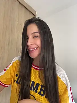 Snapshot of karinasantos_ chatting on July 5, 8:49 pm karinasantos online show from July 5, 8:49 pm