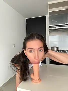 Snapshot of karinasantos_ chatting on July 28, 3:32 pm karinasantos online show from July 28, 3:32 pm