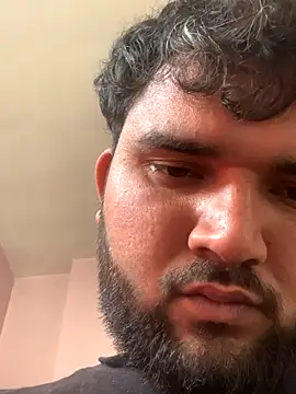 Snapshot of amitsharma7868 chatting on December 1, 6:40 am amitsharma7868 online show from December 1, 6:40 am