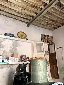 Snapshot of amitsharma7868 chatting on December 3, 3:58 am amitsharma7868 online show from December 3, 3:58 am