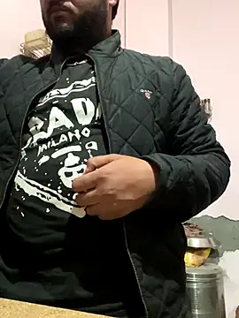 Snapshot of amitsharma7868 chatting on December 14, 2:22 pm amitsharma7868 online show from December 14, 2:22 pm