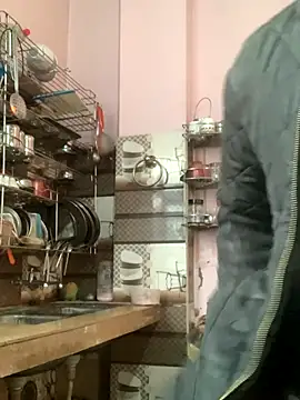 Snapshot of amitsharma7868 chatting on December 15, 2:38 am amitsharma7868 online show from December 15, 2:38 am