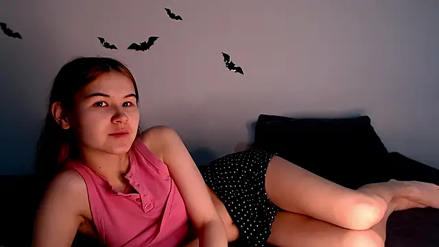 Snapshot of litle_owl chatting on November 1, 2:19 pm litle owl online show from November 1, 2:19 pm