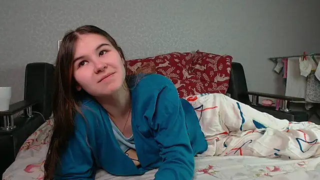 Snapshot of litle_owl chatting on June 4, 1:55 am litle owl online show from June 4, 1:55 am