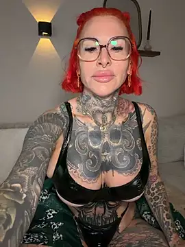 CatCoxx online show from April 24, 5:10 am