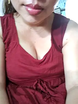 Snapshot of babyjunee12 chatting on February 4, 6:41 am babyjunee12 online show from February 4, 6:41 am