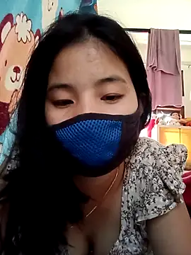 Snapshot of babyjunee12 chatting on February 18, 8:10 am babyjunee12 online show from February 18, 8:10 am