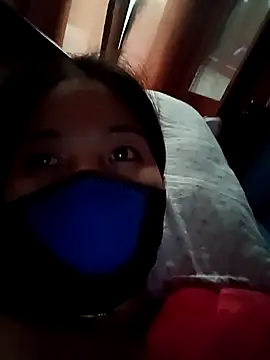 Snapshot of babyjunee12 chatting on February 21, 12:55 am babyjunee12 online show from February 21, 12:55 am