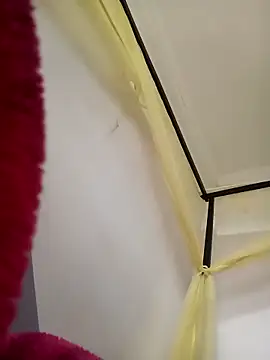 Snapshot of babyjunee12 chatting on February 24, 9:07 am babyjunee12 online show from February 24, 9:07 am