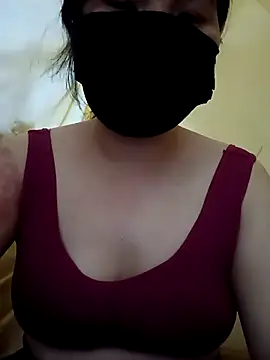 Snapshot of babyjunee12 chatting on March 4, 3:40 pm babyjunee12 online show from March 4, 3:40 pm