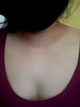 Snapshot of babyjunee12 chatting on March 6, 8:11 am babyjunee12 online show from March 6, 8:11 am