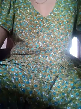 Snapshot of babyjunee12 chatting on April 12, 4:39 am babyjunee12 online show from April 12, 4:39 am