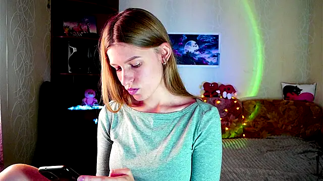 Snapshot of Luntryy chatting on October 8, 8:34 am Luntryy online show from October 8, 8:34 am