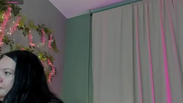 Snapshot of sandra_jackson chatting on November 6, 2:34 am sandra jackson online show from November 6, 2:34 am