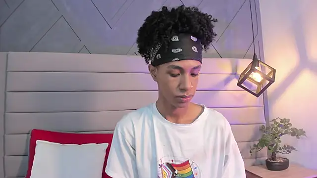 Snapshot of Johan_gz_ chatting on November 7, 11:43 am Johan gz online show from November 7, 11:43 am