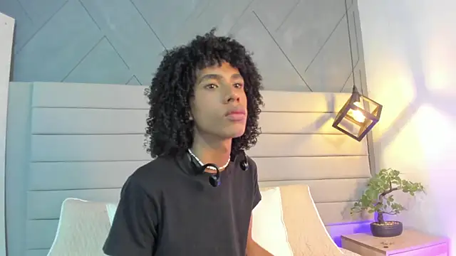 Snapshot of Johan_gz_ chatting on November 29, 7:39 pm Johan gz online show from November 29, 7:39 pm