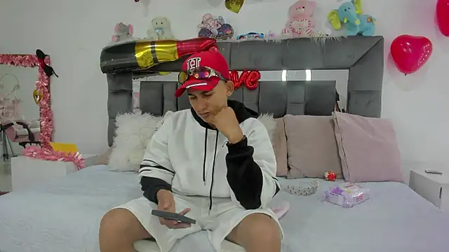 Jade rey  online show from February 12, 1:44 am