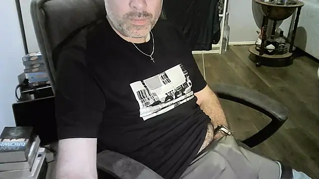 Chrisprngr online show from August 3, 7:50 pm