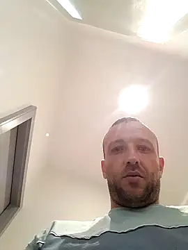 Snapshot of Tony88hgh chatting on June 29, 5:46 pm Tony88hgh online show from June 29, 5:46 pm