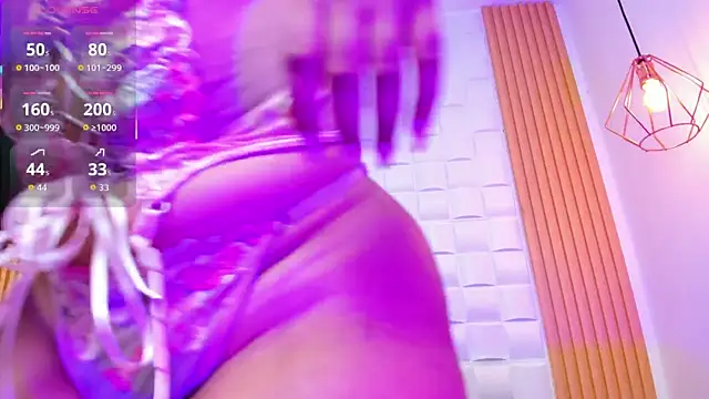 Snapshot of AriaBelle chatting on November 20, 11:10 am AriaBelle online show from November 20, 11:10 am