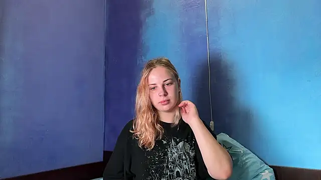 Snapshot of Alismoona chatting on August 4, 7:44 am Alismoona online show from August 4, 7:44 am