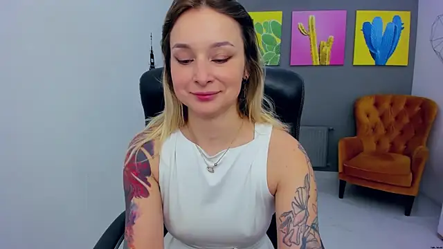LilFleurish online show from May 4, 4:19 am