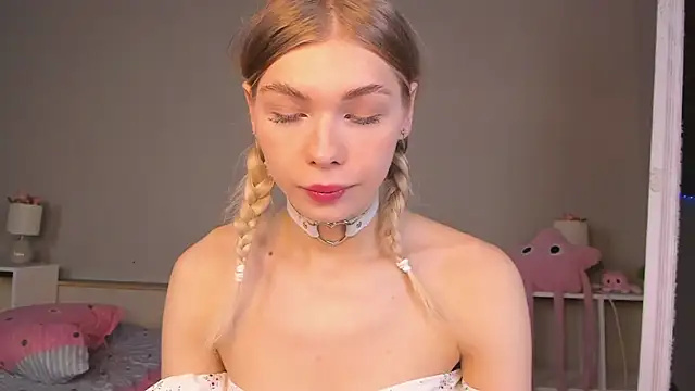 Blondy Fina online show from June 9, 5:19 am