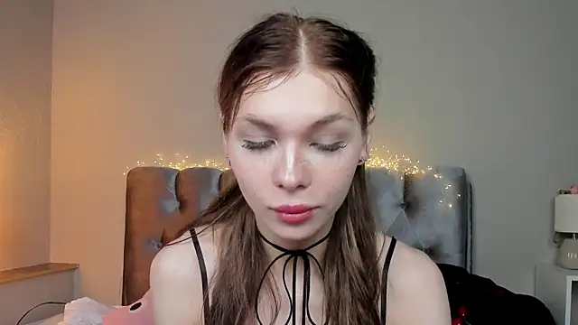 Blondy Fina online show from July 17, 5:47 am