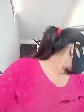 Snapshot of soni_yhakur chatting on May 15, 11:23 pm soni yhakur online show from May 15, 11:23 pm