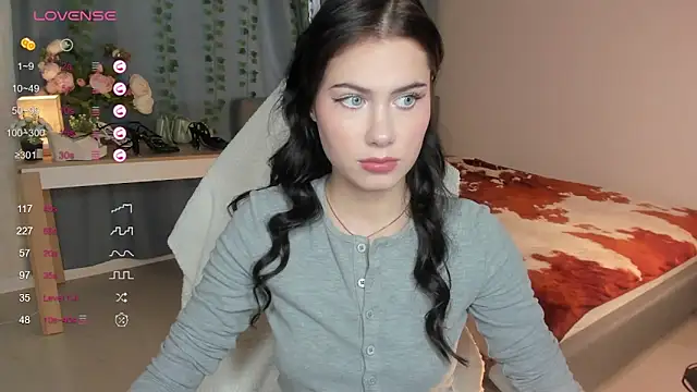 Snapshot of Vanellopes chatting on October 30, 11:55 am Vanellopes online show from October 30, 11:55 am