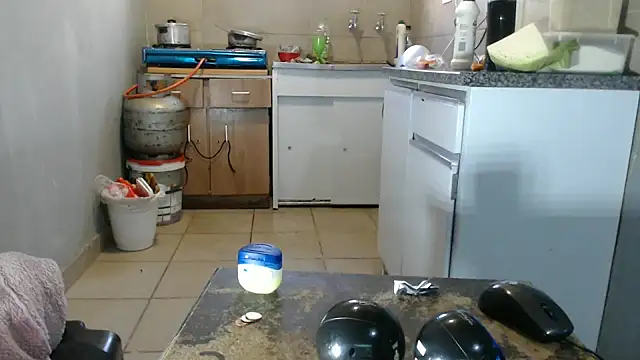 Snapshot of YummySyriaxoxo chatting on October 8, 3:53 pm YummySyriaxoxo online show from October 8, 3:53 pm